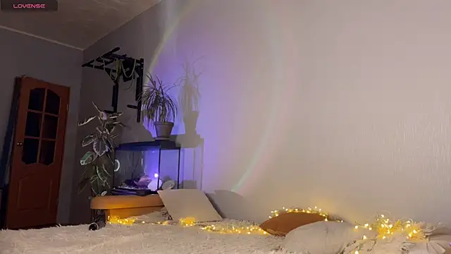 Lin Cherie online show from 11-18-25, 04:54