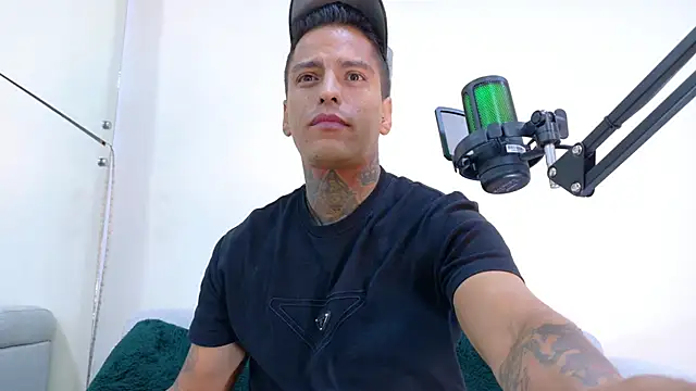 Victor Montero online show from 10-21-25, 08:08