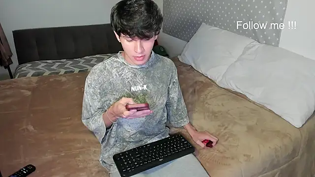 Snapshot of Will_starr chatting on 05-27-26, 03:58 Will starr online show from 05-27-26, 03:58