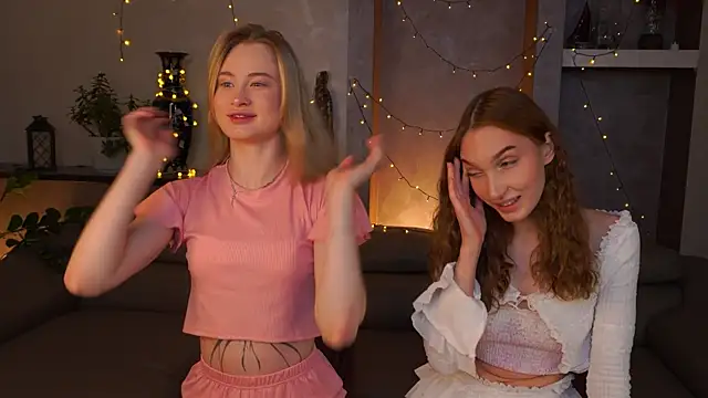 MarisLopaz online show from 11-12-25, 03:32