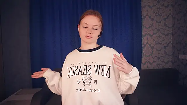 KarlynGow online show from 11-26-25, 06:46