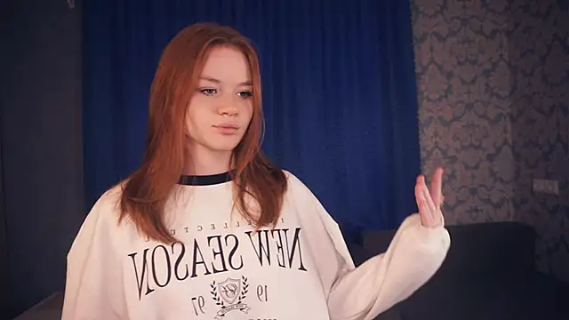 KarlynGow online show from 11-25-25, 06:47