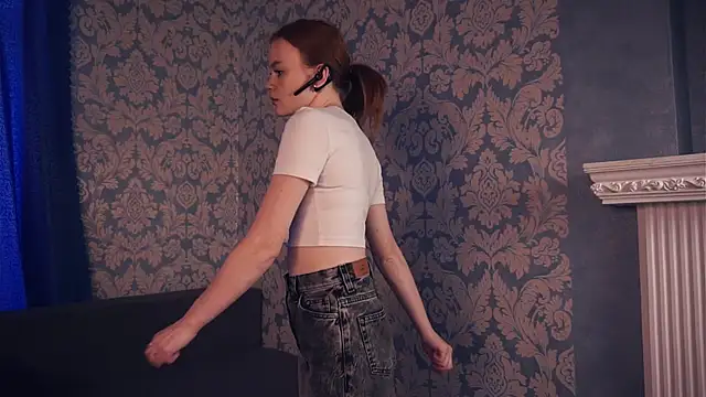 KarlynGow online show from 11-03-25, 06:40