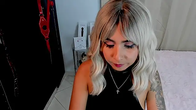 Emilyvalk  online show from 02-25-26, 10:53