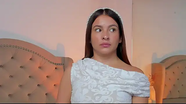 Snapshot of Talia_Bonet chatting on 05-11-26, 01:23 Talia Bonet online show from 05-11-26, 01:23