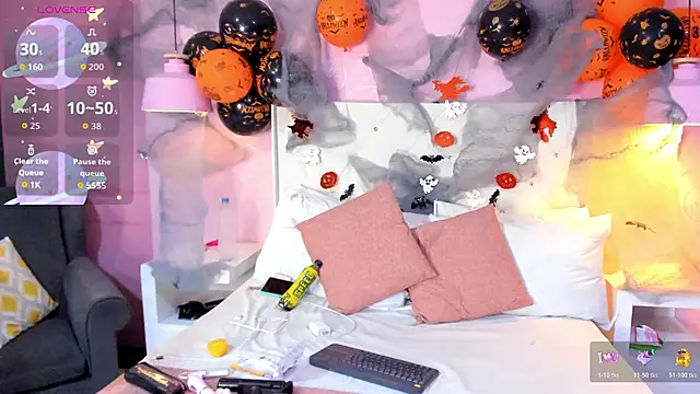 EvaTyson online show from 10-28-25, 07:13