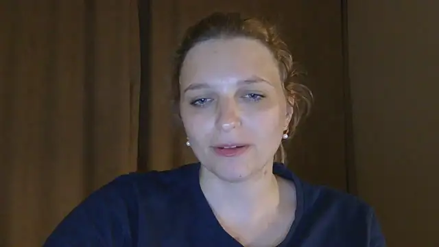 Snapshot of ElisSky301 chatting on 05-15-26, 09:02 ElisSky301 online show from 05-15-26, 09:02