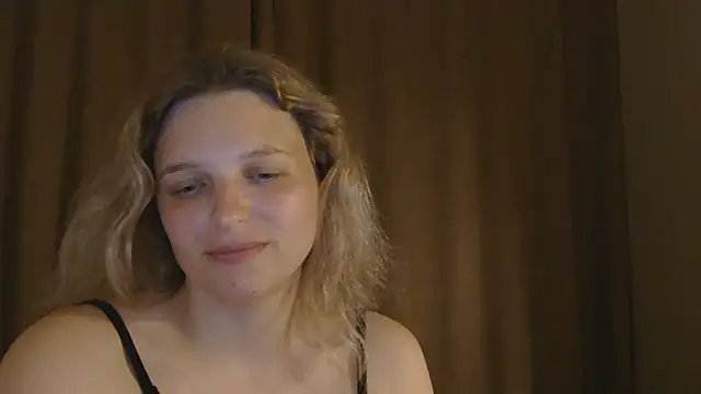 Snapshot of ElisSky301 chatting on 05-24-26, 09:47 ElisSky301 online show from 05-24-26, 09:47