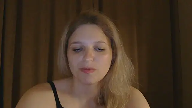 Snapshot of ElisSky301 chatting on 05-22-26, 08:18 ElisSky301 online show from 05-22-26, 08:18