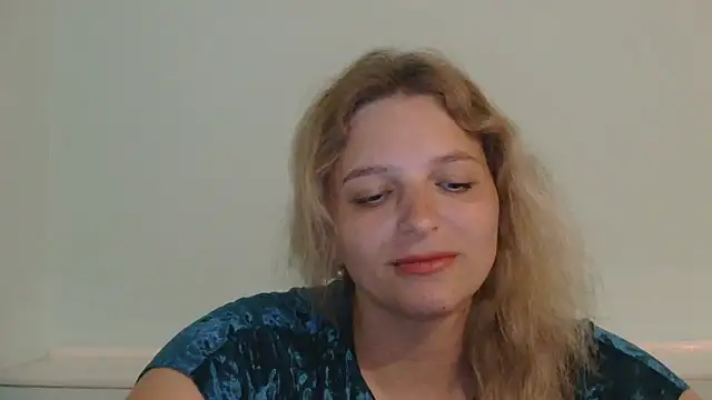 Snapshot of ElisSky301 chatting on 05-31-26, 09:37 ElisSky301 online show from 05-31-26, 09:37