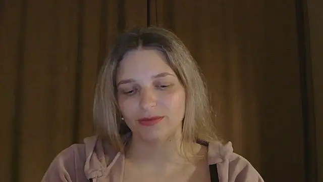 Snapshot of ElisSky301 chatting on 04-25-26, 06:38 ElisSky301 online show from 04-25-26, 06:38