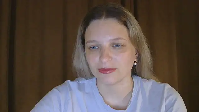 Snapshot of ElisSky301 chatting on 04-24-26, 07:49 ElisSky301 online show from 04-24-26, 07:49