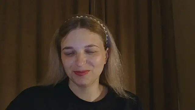 Snapshot of ElisSky301 chatting on 05-10-26, 08:11 ElisSky301 online show from 05-10-26, 08:11