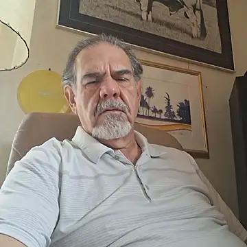 Snapshot of pena633 chatting on 11-08-25, 05:16 pena633 online show from 11-08-25, 05:16