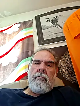 Snapshot of pena633 chatting on 05-08-26, 05:06 pena633 online show from 05-08-26, 05:06