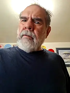 Snapshot of pena633 chatting on 05-03-26, 04:21 pena633 online show from 05-03-26, 04:21