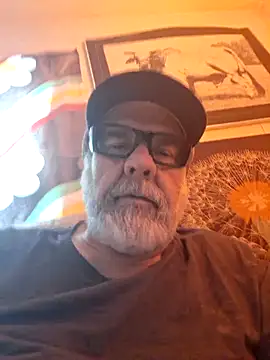Snapshot of pena633 chatting on 05-14-26, 10:51 pena633 online show from 05-14-26, 10:51