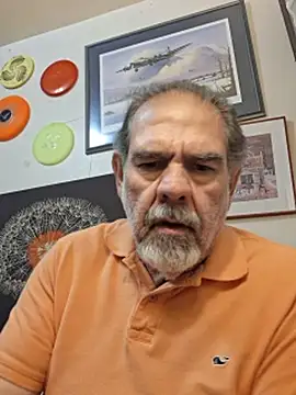 Snapshot of pena633 chatting on 11-08-25, 03:54 pena633 online show from 11-08-25, 03:54