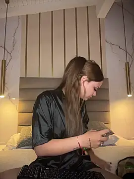 Beella1  online show from 11-06-25, 11:47