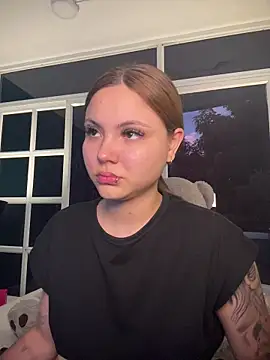 Beella1  online show from 11-19-25, 11:32