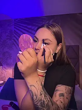 Beella1  online show from 11-20-25, 11:33