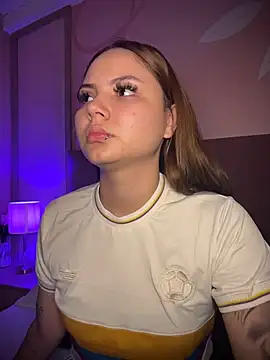 Beella1  online show from 12-19-25, 11:34