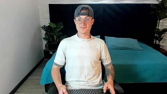 Lil James online show from 02-04-26, 08:04