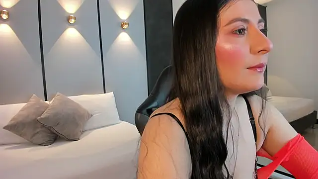 Snapshot of mia_collins96 chatting on 04-19-26, 02:23 mia collins96 online show from 04-19-26, 02:23