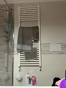 gatitalocahot online show from 12-22-25, 09:15