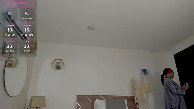 Snapshot of YariRose chatting on 11-07-25, 02:10 YariRose online show from 11-07-25, 02:10