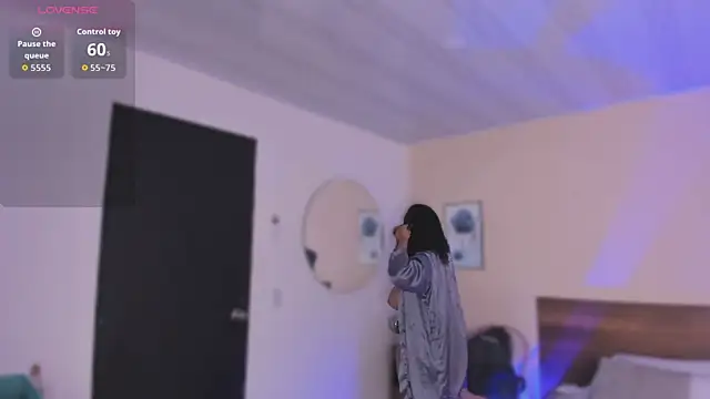 YariRose online show from 11-28-25, 01:33