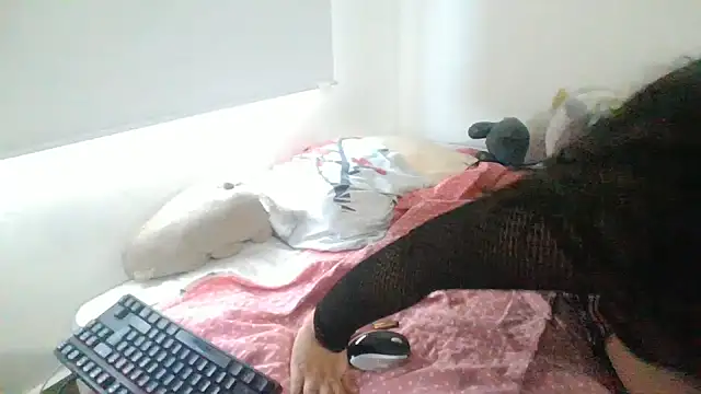 Layla Latina online show from 10-30-25, 09:22