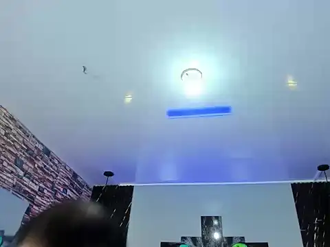 Jennfer Winson online show from 11-23-25, 07:24