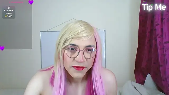 Snapshot of Mercie_11 chatting on 06-12-26, 04:21 Mercie 11 online show from 06-12-26, 04:21