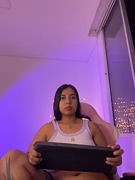 aly nicols online show from 11-27-25, 05:30