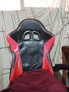 Snapshot of DevilDgrim chatting on 07-16-26, 06:27 DevilDgrim online show from 07-16-26, 06:27