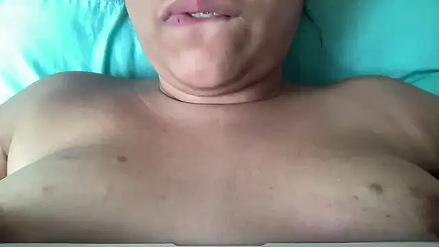 Kmiii21 online show from 10-22-25, 02:27