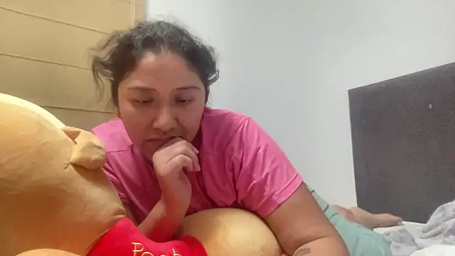 Kmiii21 online show from 12-23-25, 05:07