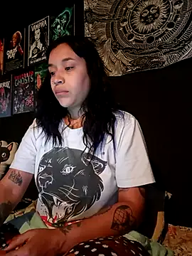 Isis Bathory online show from 11-20-25, 02:07