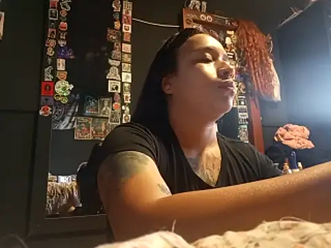 Isis Bathory online show from 11-29-25, 02:28