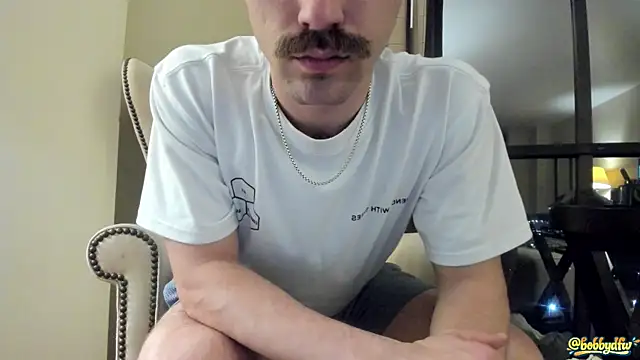 Snapshot of bobbyatx chatting on 04-09-26, 01:40 bobbyatx online show from 04-09-26, 01:40