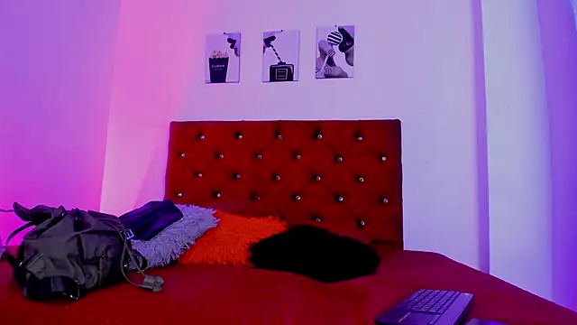 Snapshot of kittymonroe1 chatting on 02-21-26, 05:59 kittymonroe1 online show from 02-21-26, 05:59