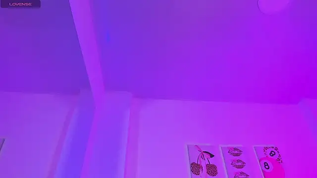 kittymonroe1 online show from 04-28-26, 05:50