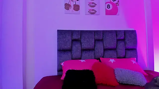 Snapshot of kittymonroe1 chatting on 02-13-26, 06:08 kittymonroe1 online show from 02-13-26, 06:08