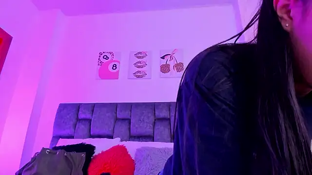 Snapshot of kittymonroe1 chatting on 02-20-26, 05:48 kittymonroe1 online show from 02-20-26, 05:48