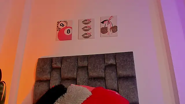 kittymonroe1 online show from 01-15-26, 06:00