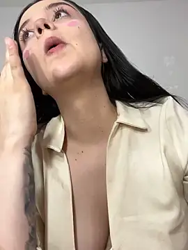 Selena Roa online show from 10-23-25, 12:04