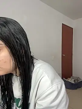 Snapshot of Selena_Roa chatting on 02-15-26, 04:39 Selena Roa online show from 02-15-26, 04:39