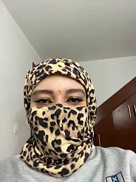 Selena Roa online show from 11-27-25, 02:39