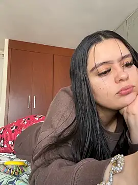 Snapshot of Selena_Roa chatting on 04-22-26, 04:14 Selena Roa online show from 04-22-26, 04:14